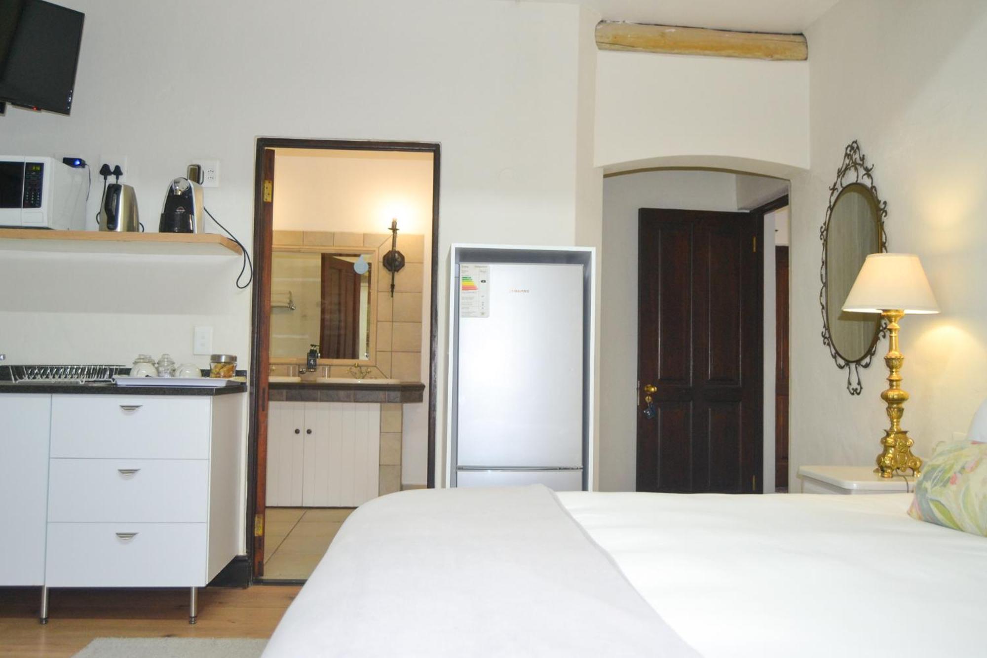 4 Piet Retief Hotel สเตลเลนบอช ภายนอก รูปภาพ