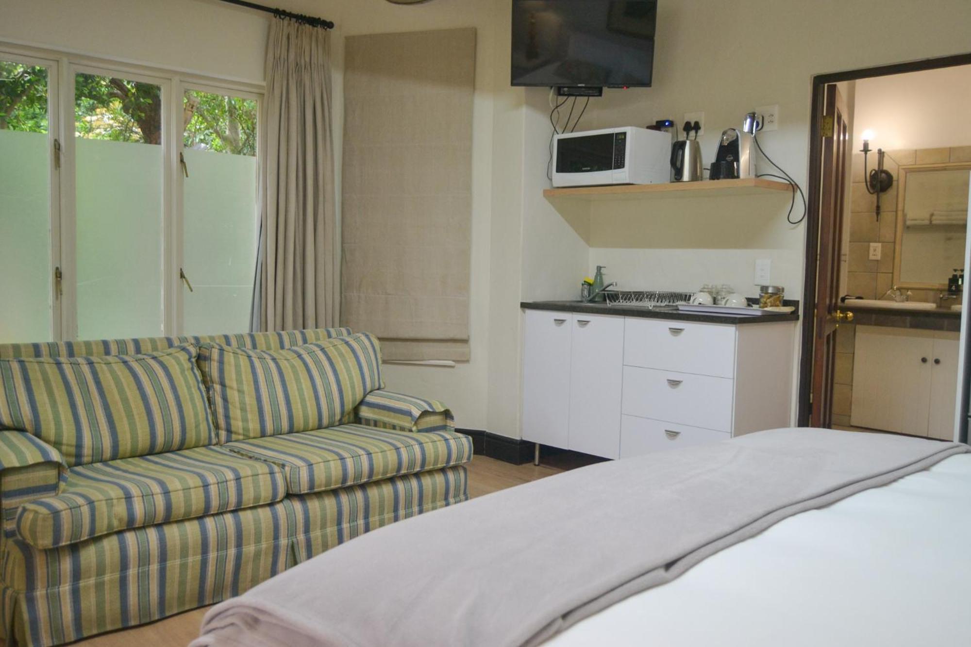 4 Piet Retief Hotel สเตลเลนบอช ภายนอก รูปภาพ