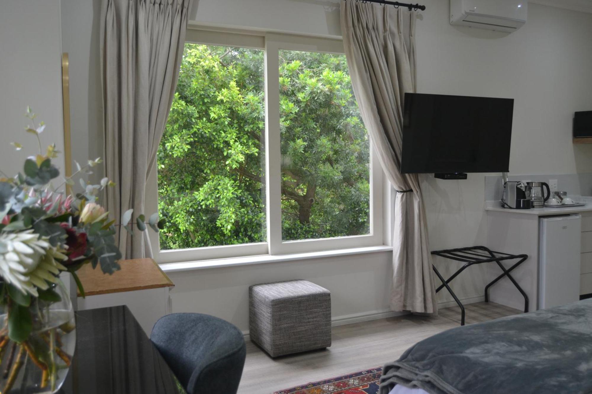 4 Piet Retief Hotel สเตลเลนบอช ภายนอก รูปภาพ