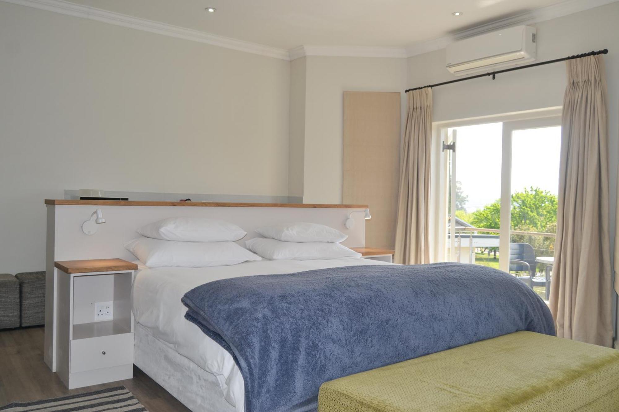 4 Piet Retief Hotel สเตลเลนบอช ภายนอก รูปภาพ