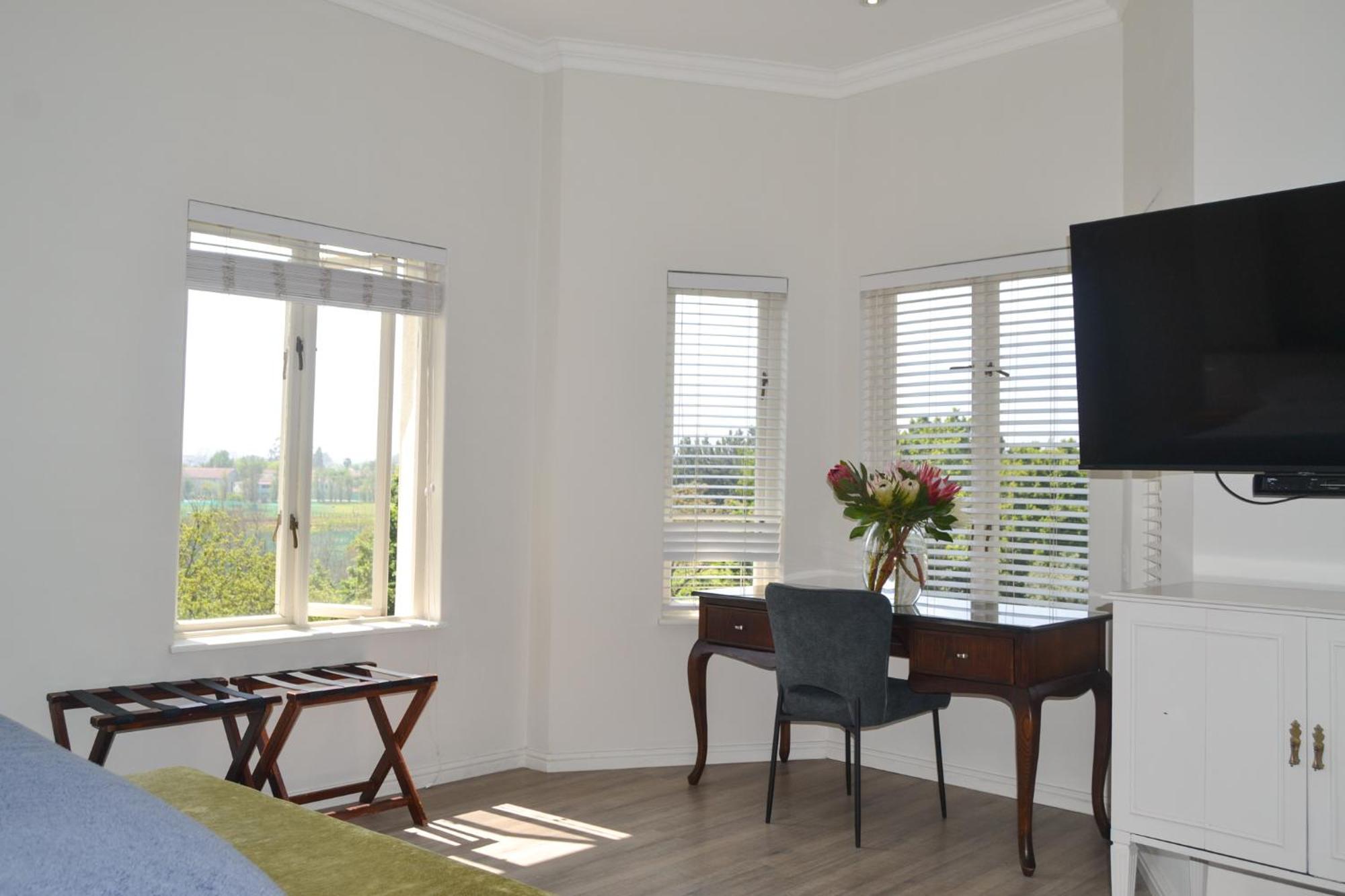 4 Piet Retief Hotel สเตลเลนบอช ภายนอก รูปภาพ