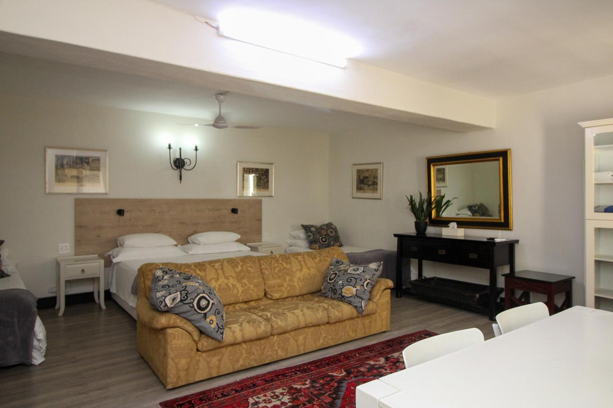 4 Piet Retief Hotel สเตลเลนบอช ภายนอก รูปภาพ