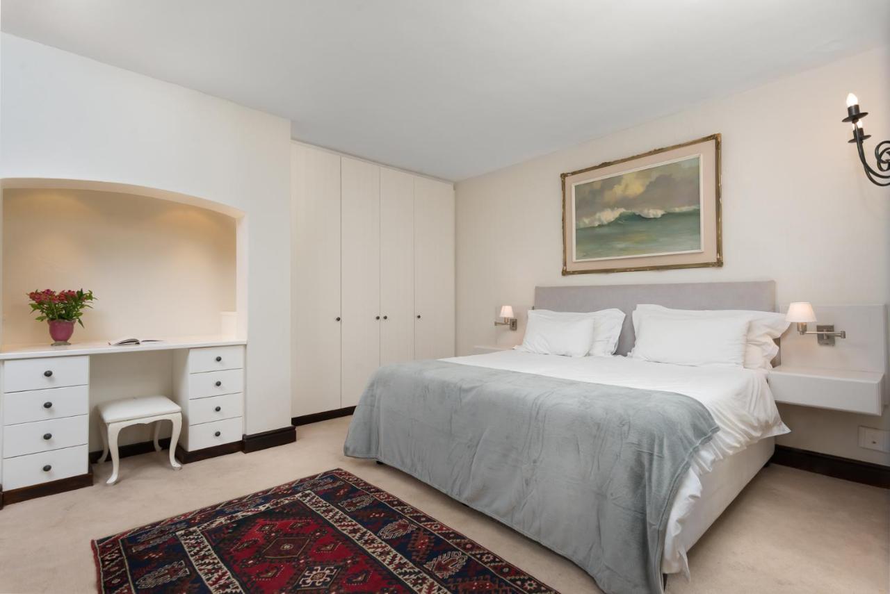 4 Piet Retief Hotel สเตลเลนบอช ภายนอก รูปภาพ