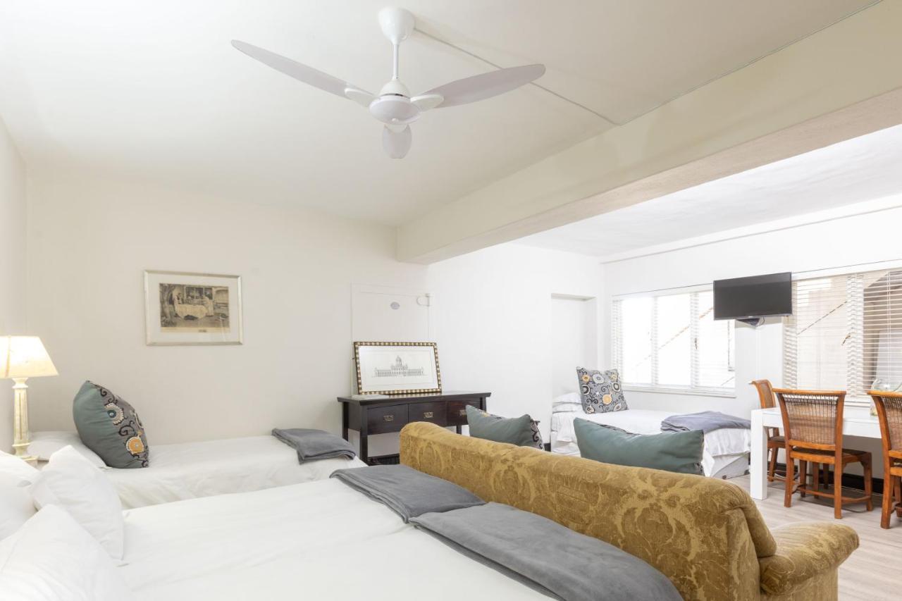 4 Piet Retief Hotel สเตลเลนบอช ภายนอก รูปภาพ